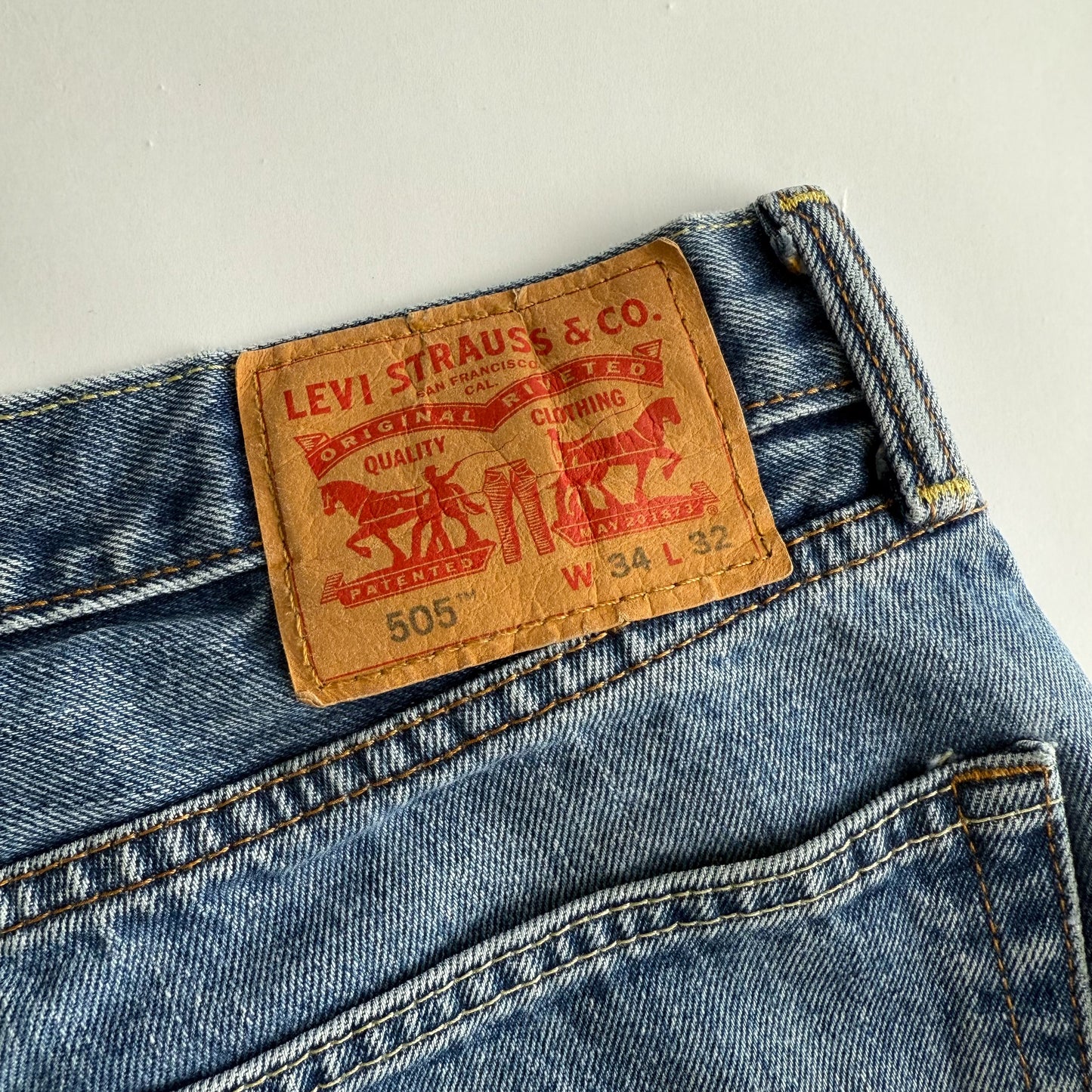 Levis 505 Straight Cut Jeans - 34 X 32