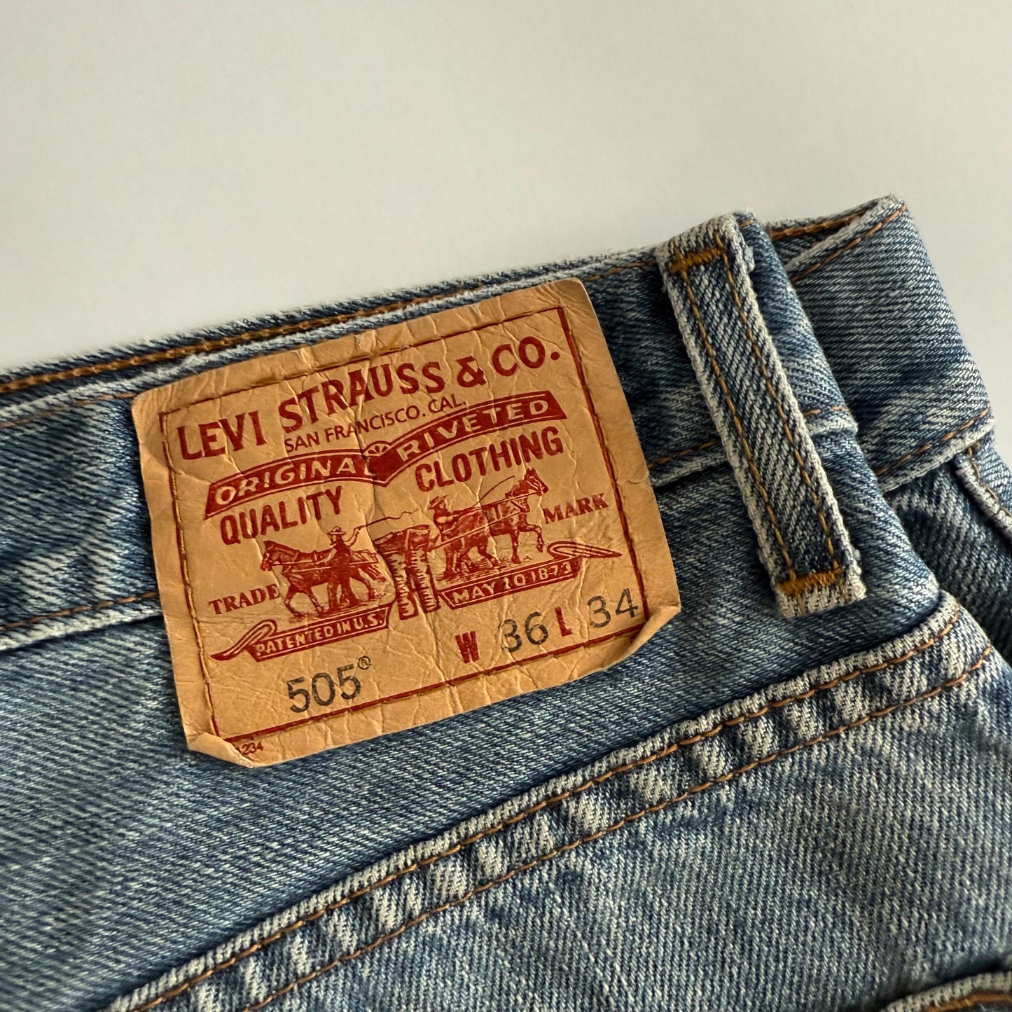 Levis 505 Straight Leg Jeans - 36 X 34