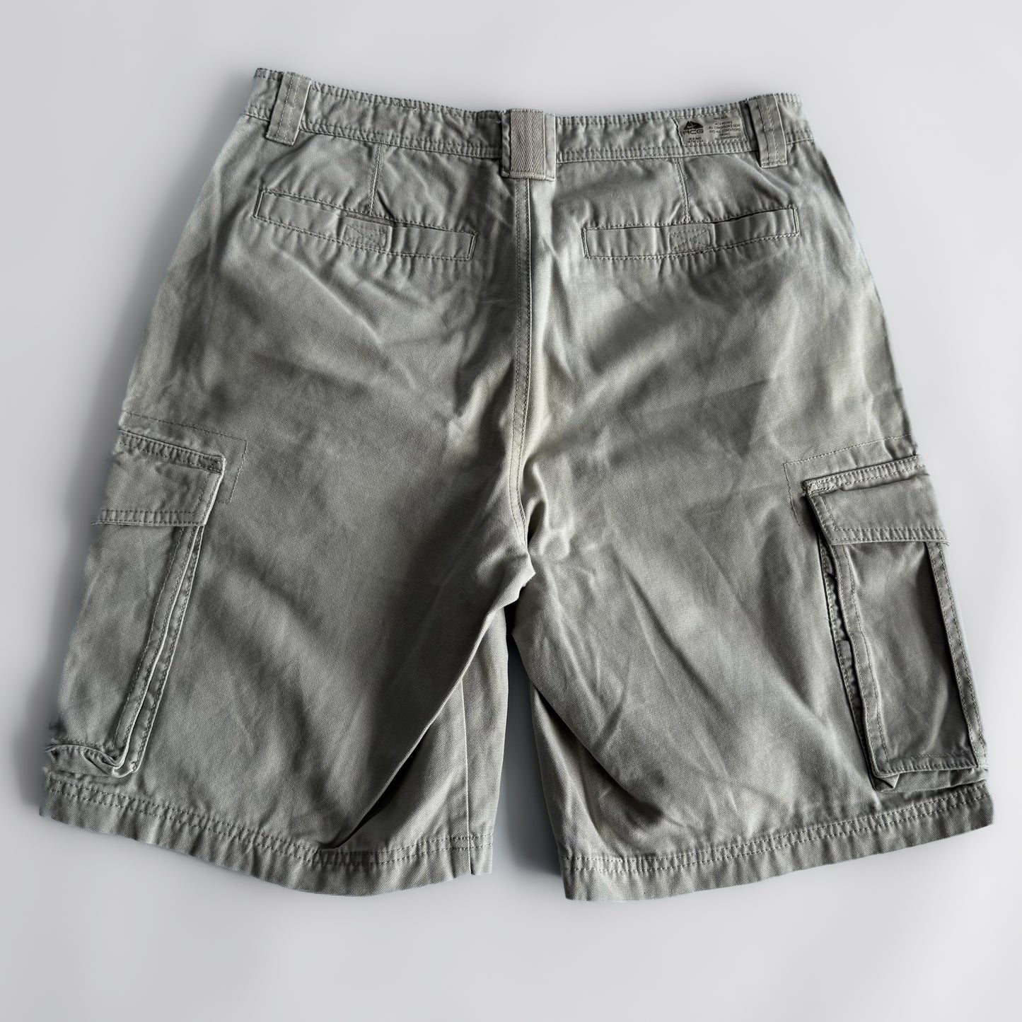 Nike Acg Cargo Shorts - 32”