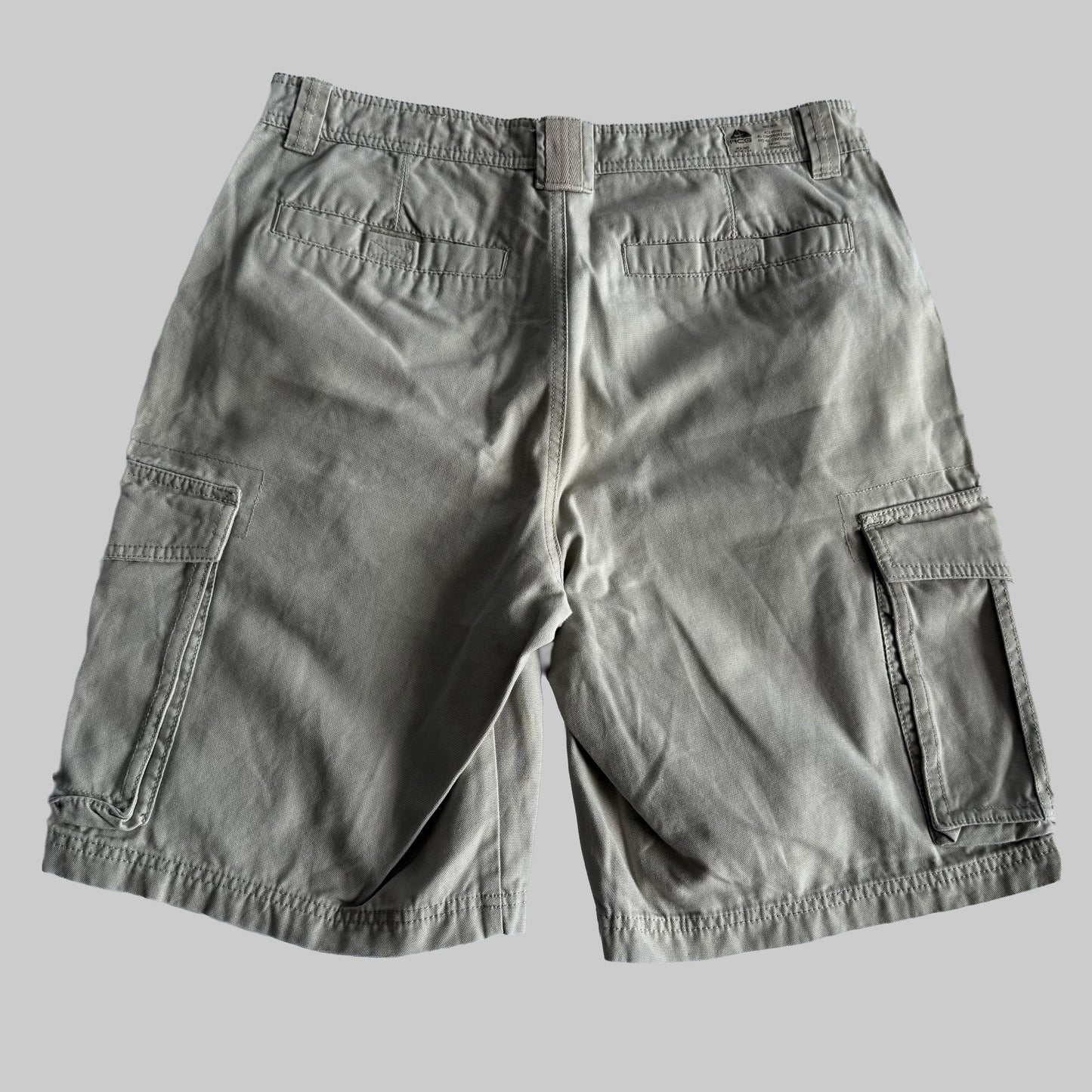 Nike Acg Cargo Shorts - 32”