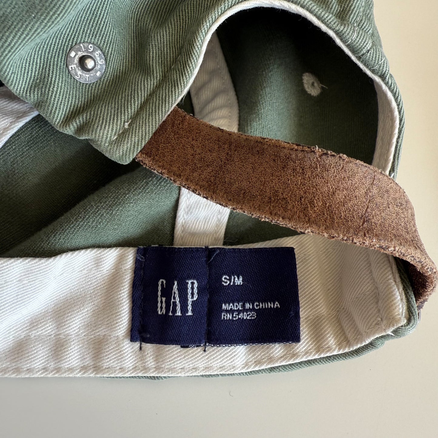 00s Gap Cap