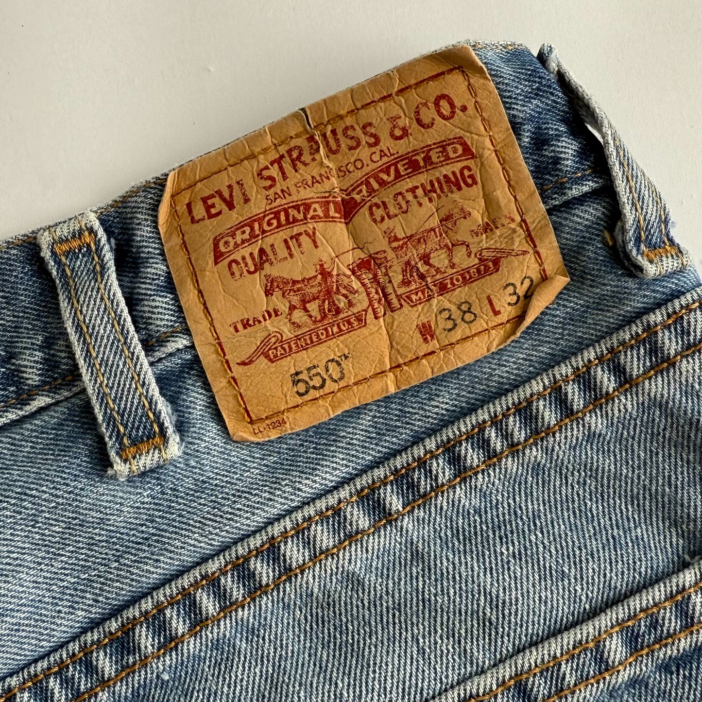Levis 550 Wide Leg Jeans - 38 X 32