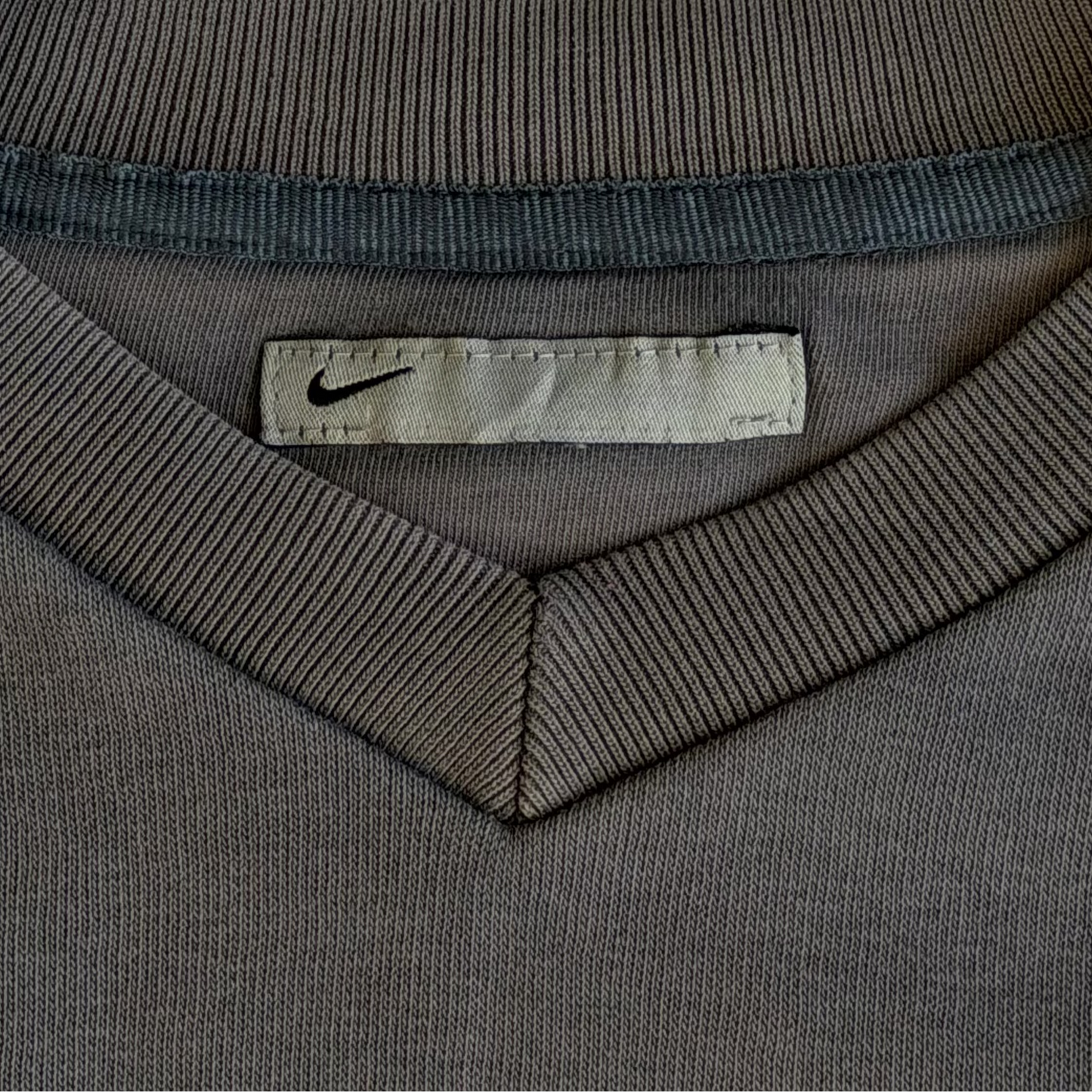 Y2K Nike Single Swoosh V-neck Sweatshirt - M