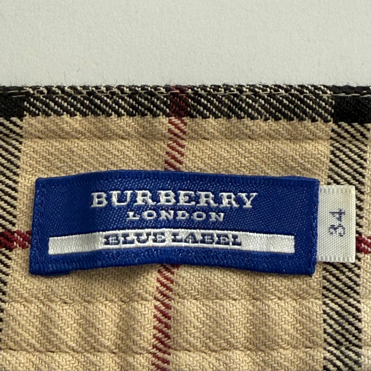 00s Burberry Capris - 25"