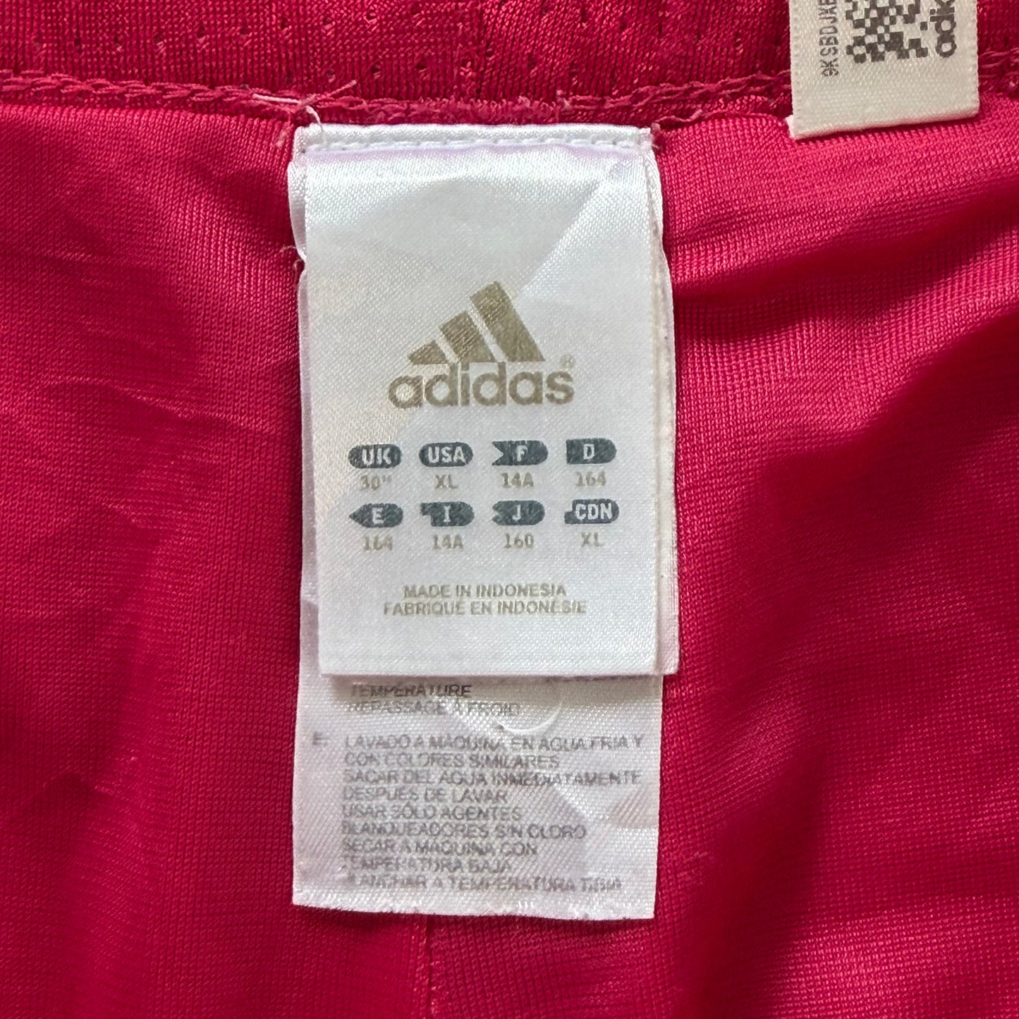 Y2K Adidas Three Stripe 3/4 Length Basketball Shorts - M