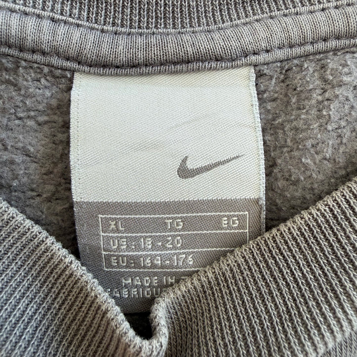 Y2K Nike Centre Swoosh Sweatshirt - M