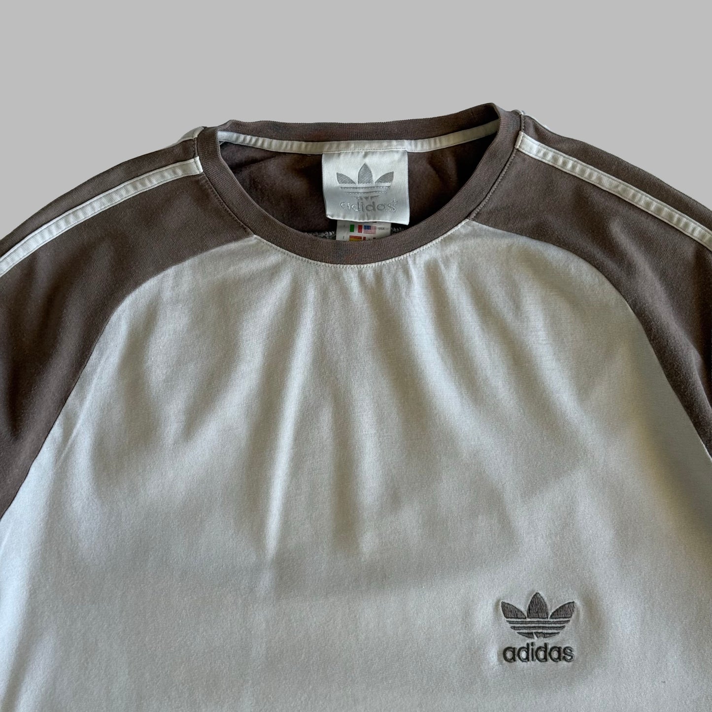 Adidas T-Shirt - Large