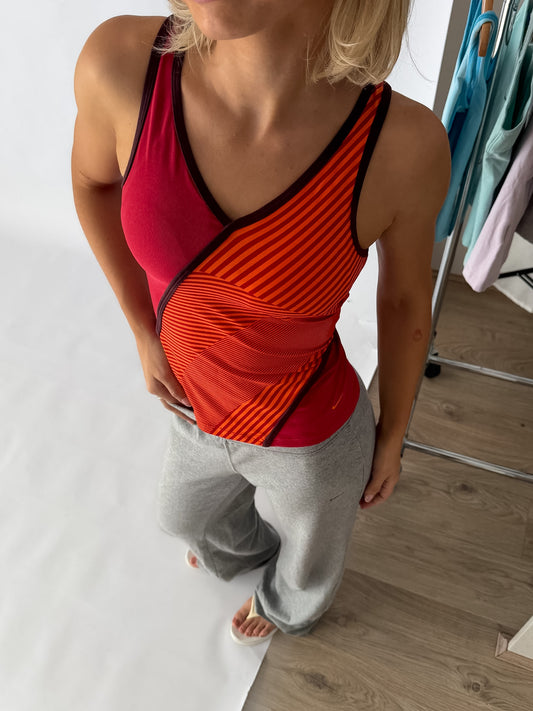 Y2K Nike Low Cut Activewear Tank - M