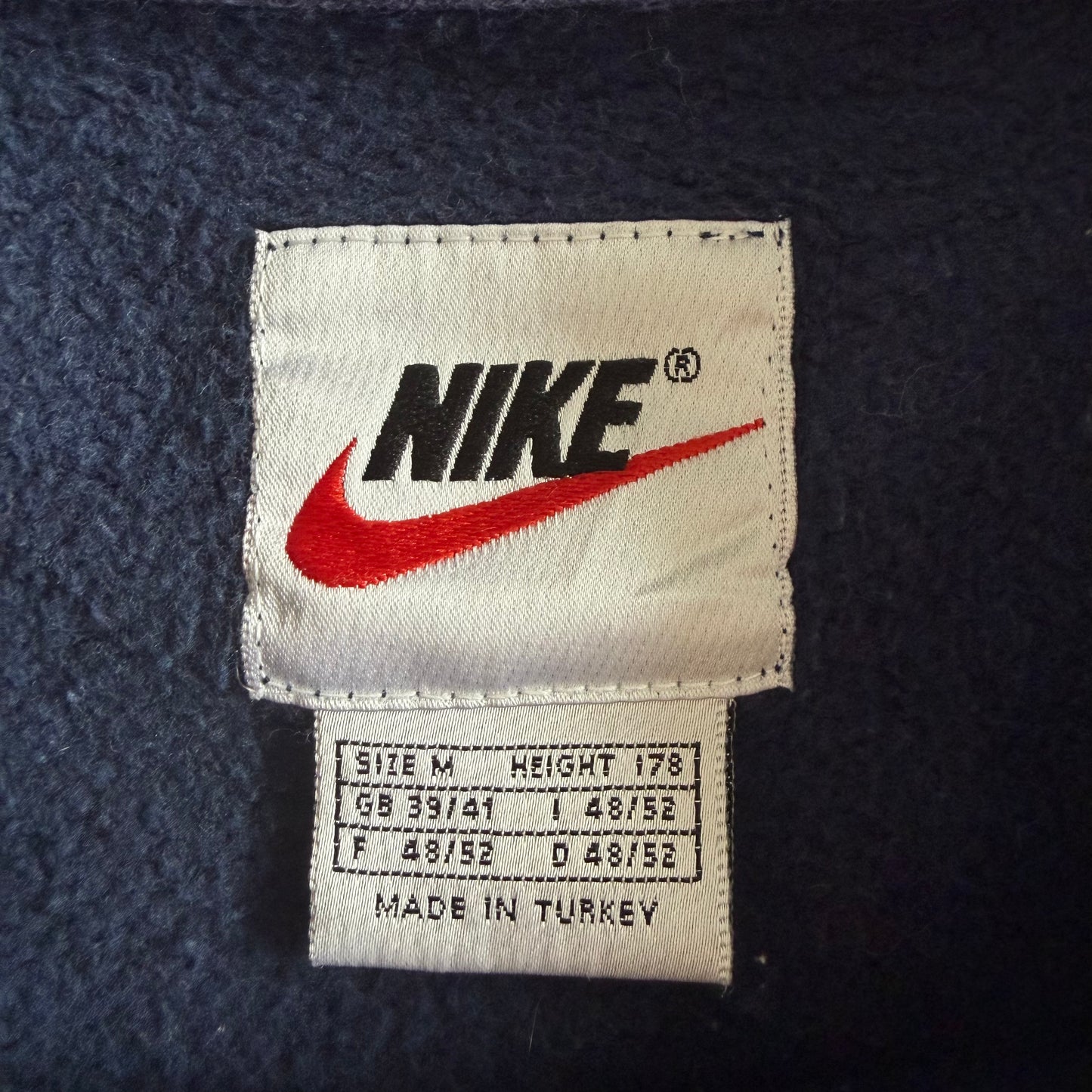 90s Nike Centre Swoosh Sweatshirt - M
