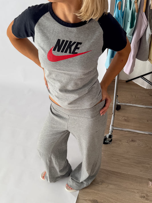 Y2K Nike Spell Out Raglan Baby Tee - S/M