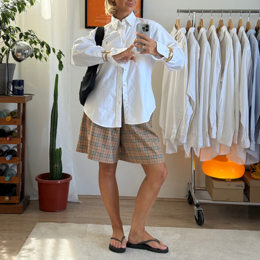 80s Burberry Shorts - 28"
