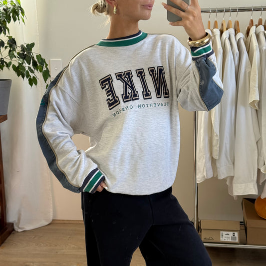 Nike Spell Out Sweatshirt - Small