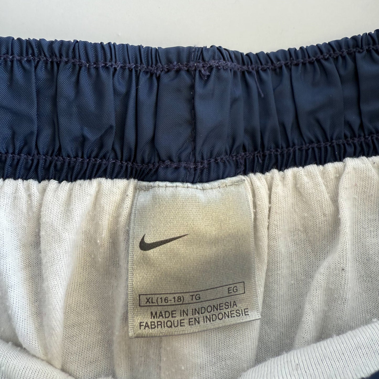 00s Nike Track Pants - Medium