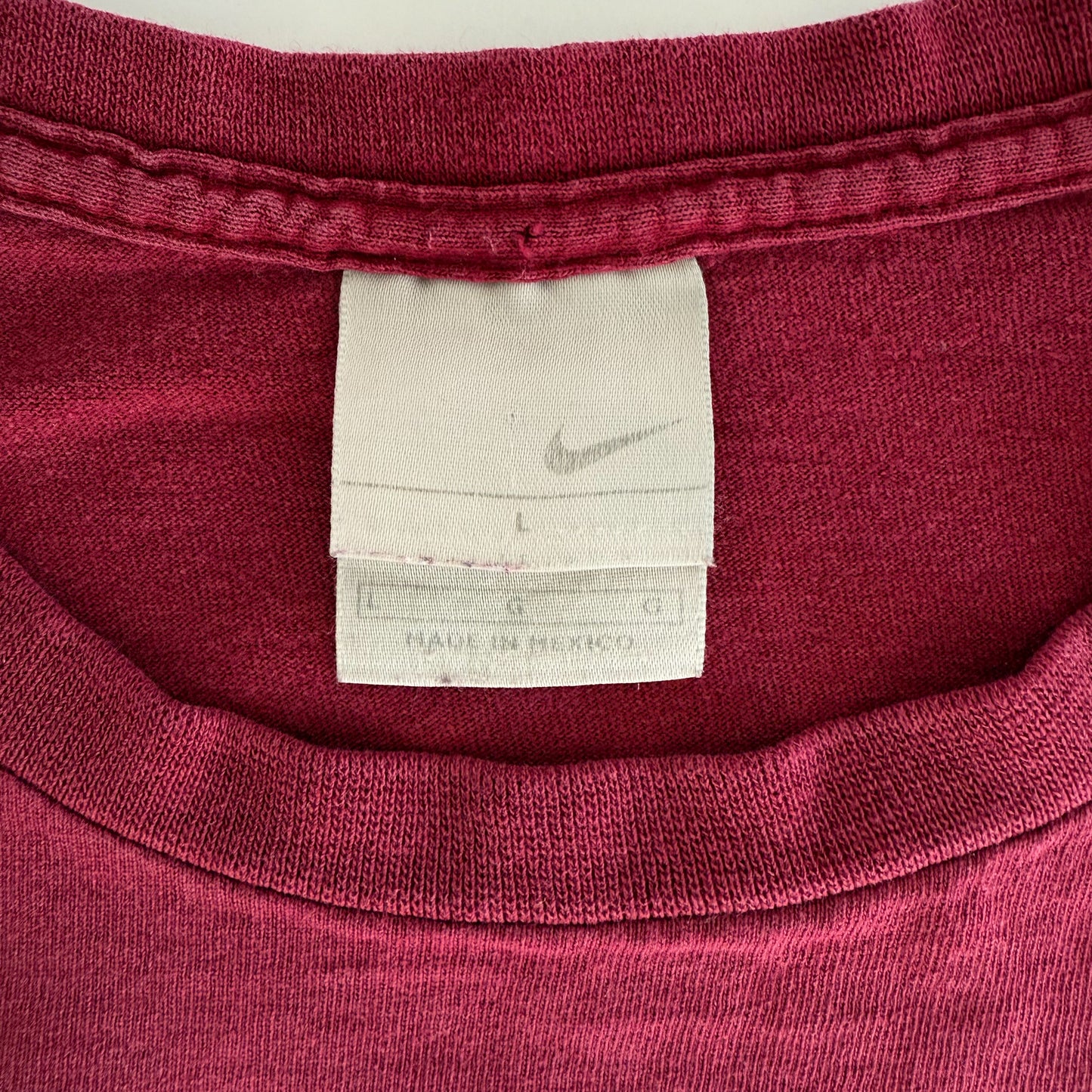 00s Nike Side Swoosh T-Shirt - Large