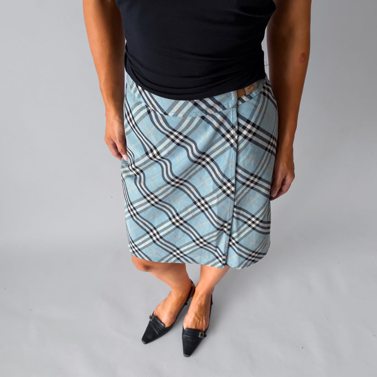 Y2K Burberry Midi Wrap Skirt - 27"