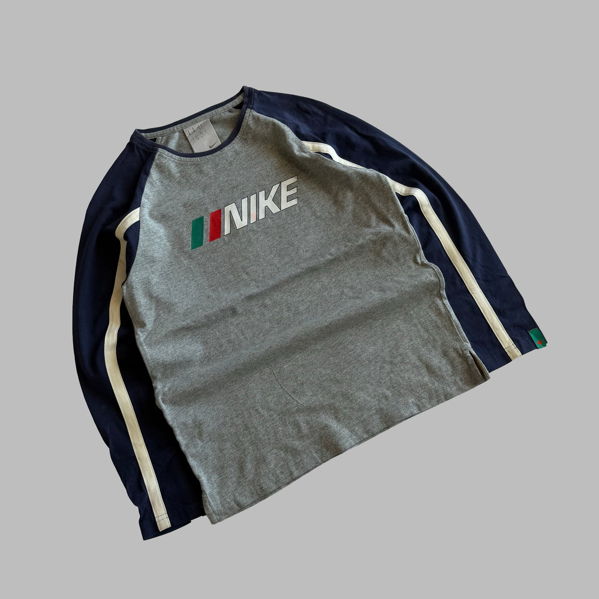Y2K Nike Sport Raglan T-Shirt - S/M