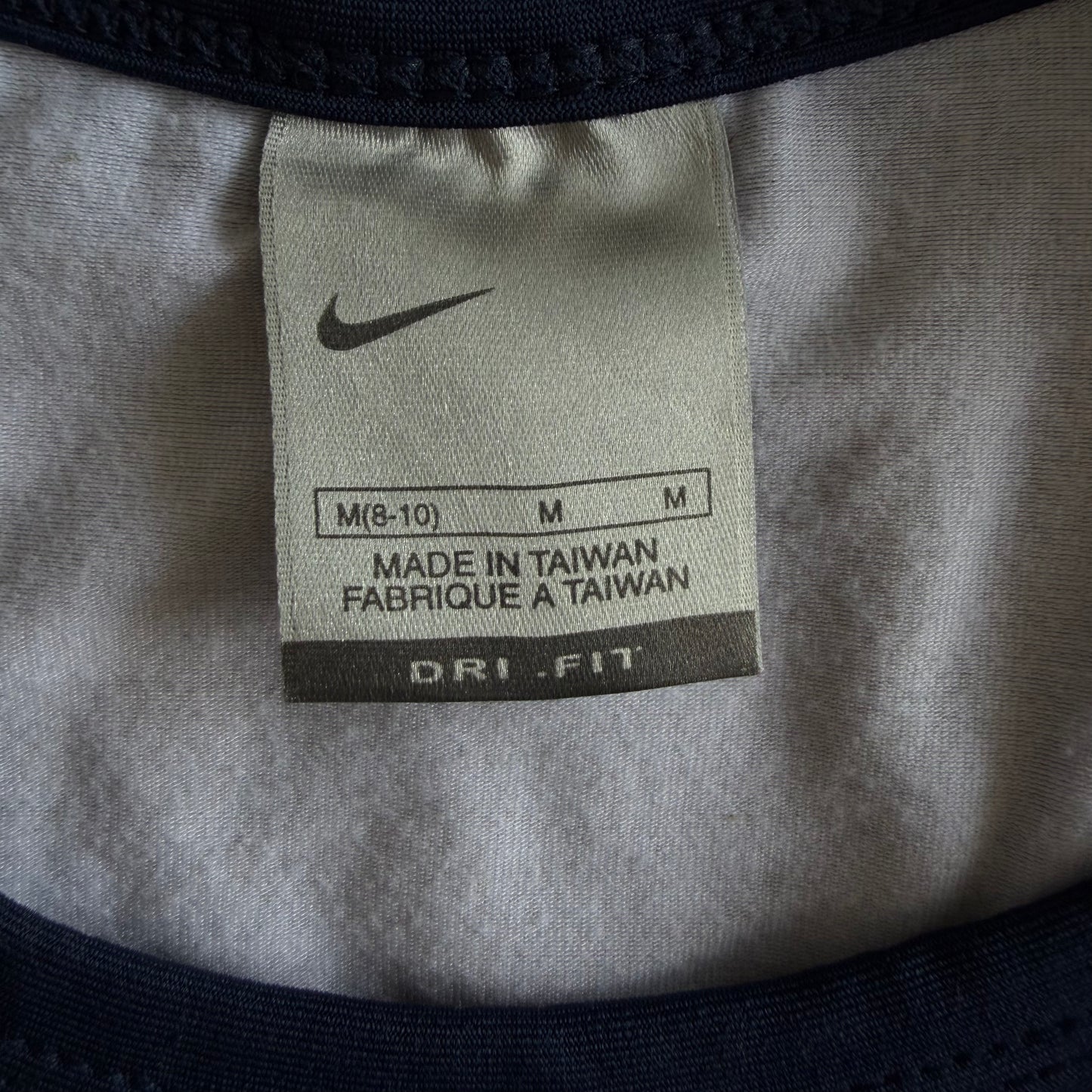 Y2K Nike Centre Swoosh Activewear Top - S/M