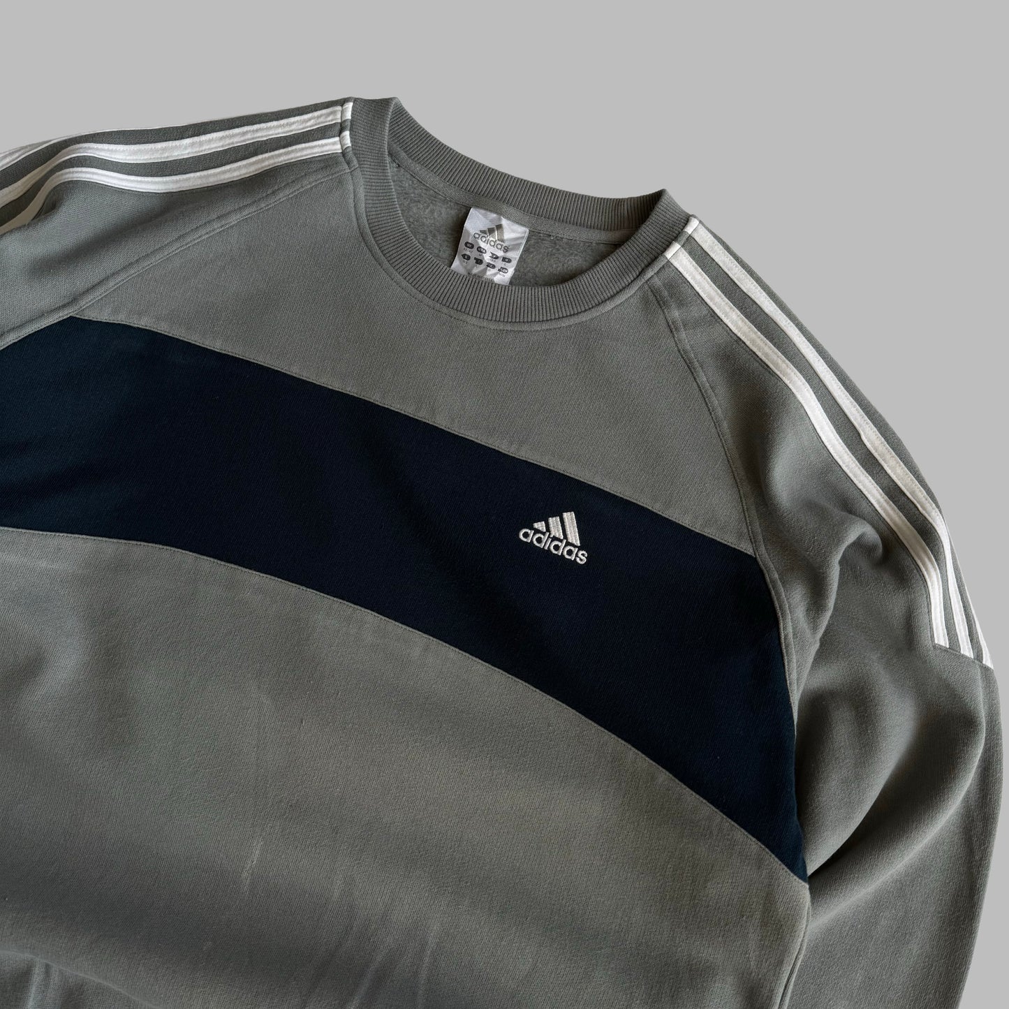 00s Adidas Sweatshirt - Large