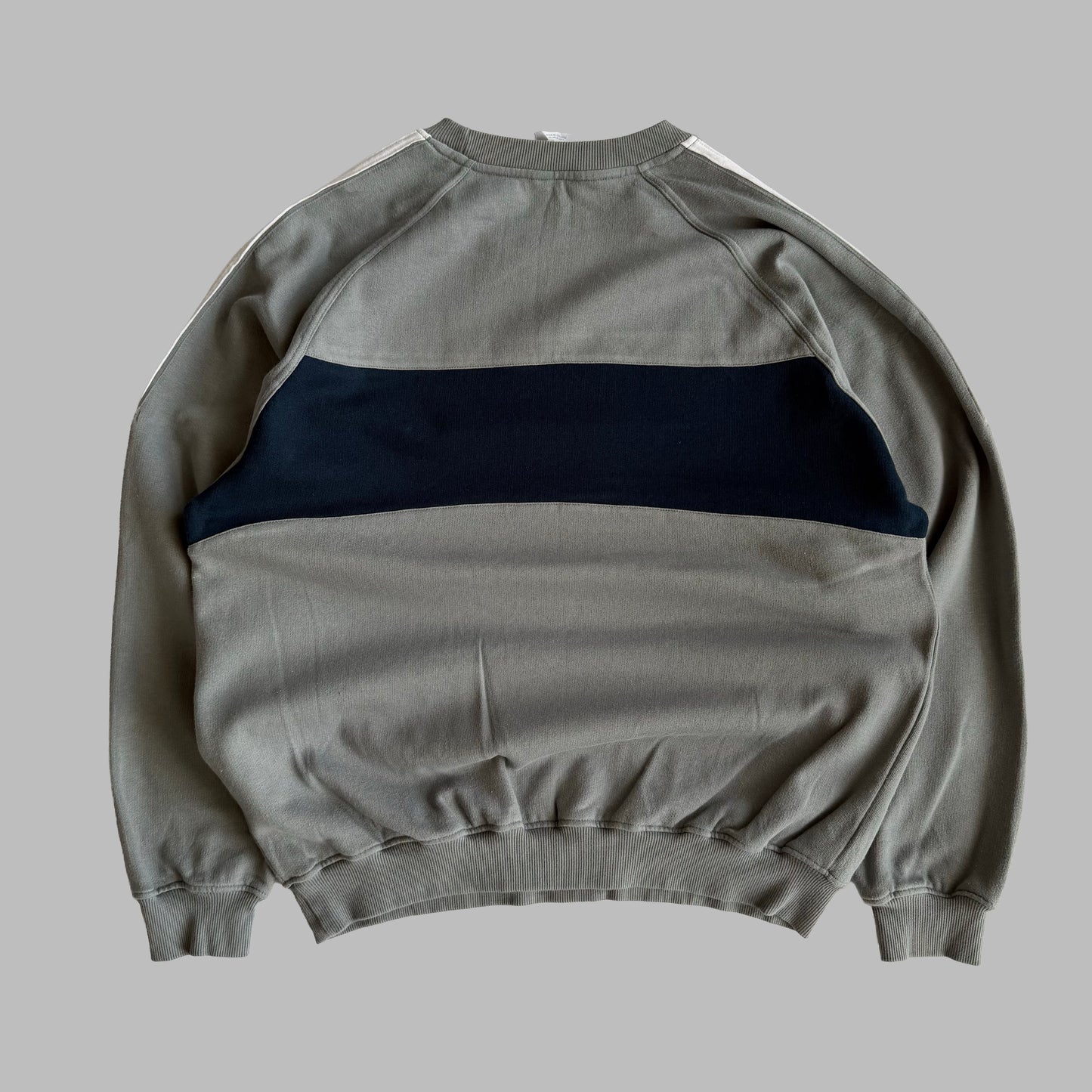 00s Adidas Sweatshirt - Large