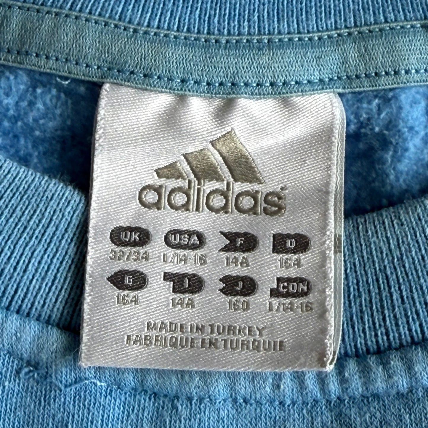 10s Adidas Sweatshirt - Medium