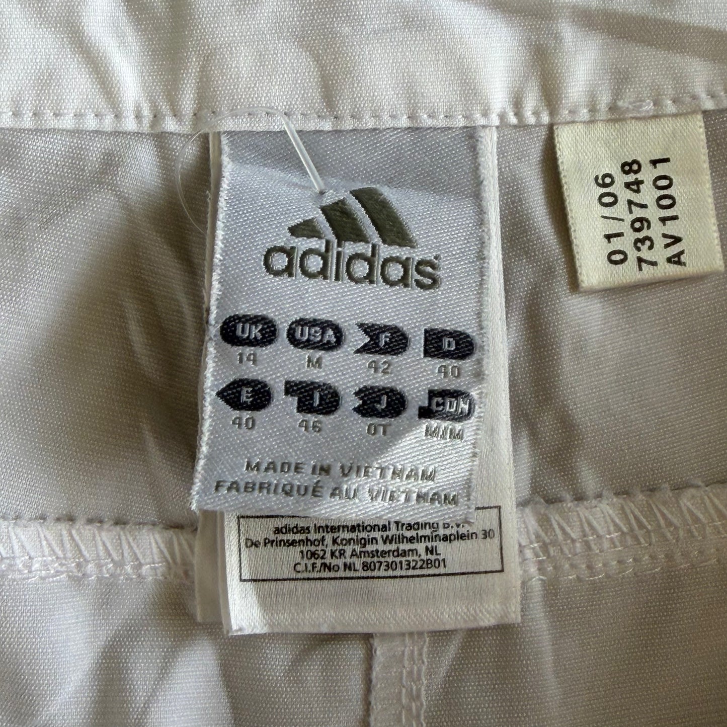 Y2K Adidas Three Stripe Lightweight Capris - M