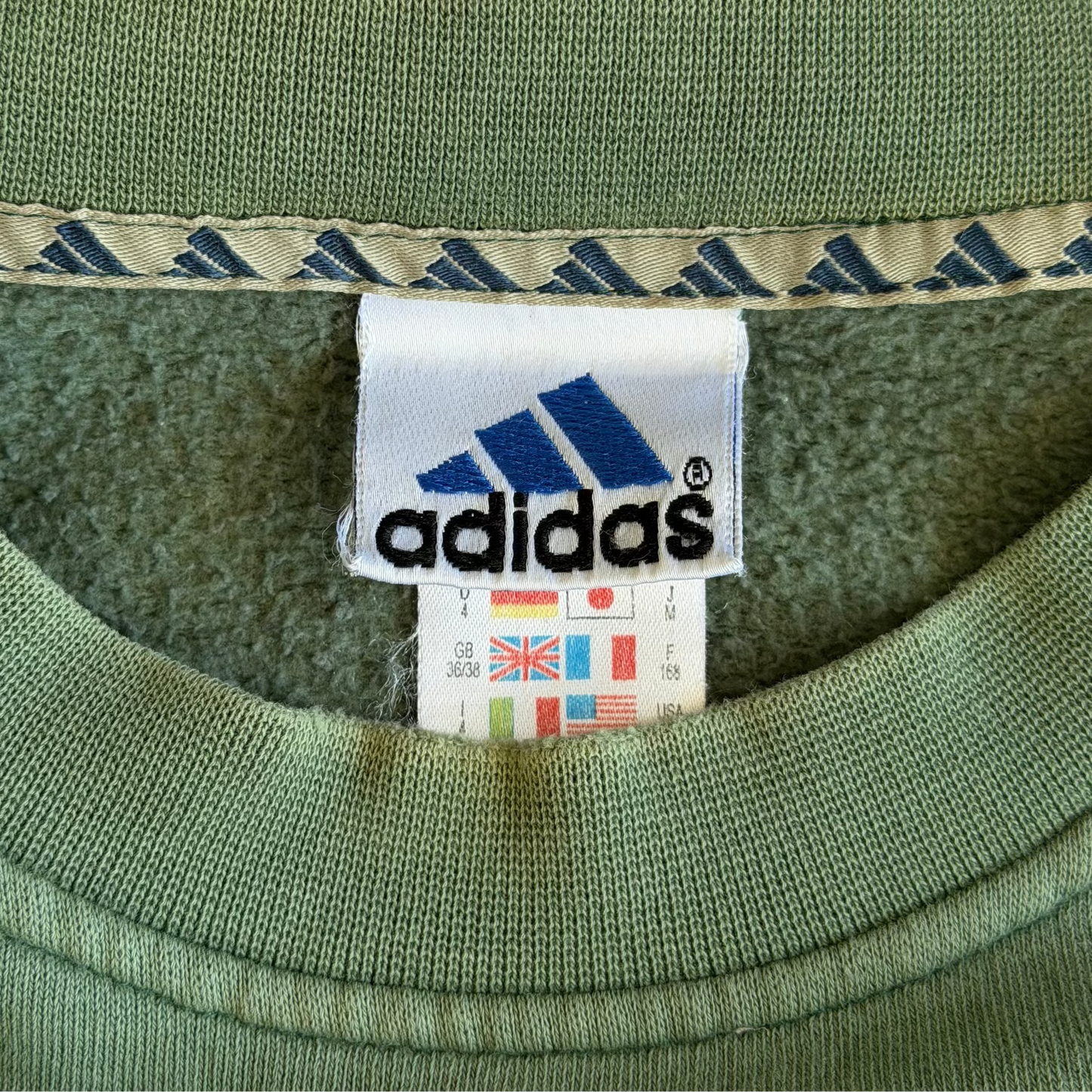 90s Adidas Minimal Classic Sweatshirt - S