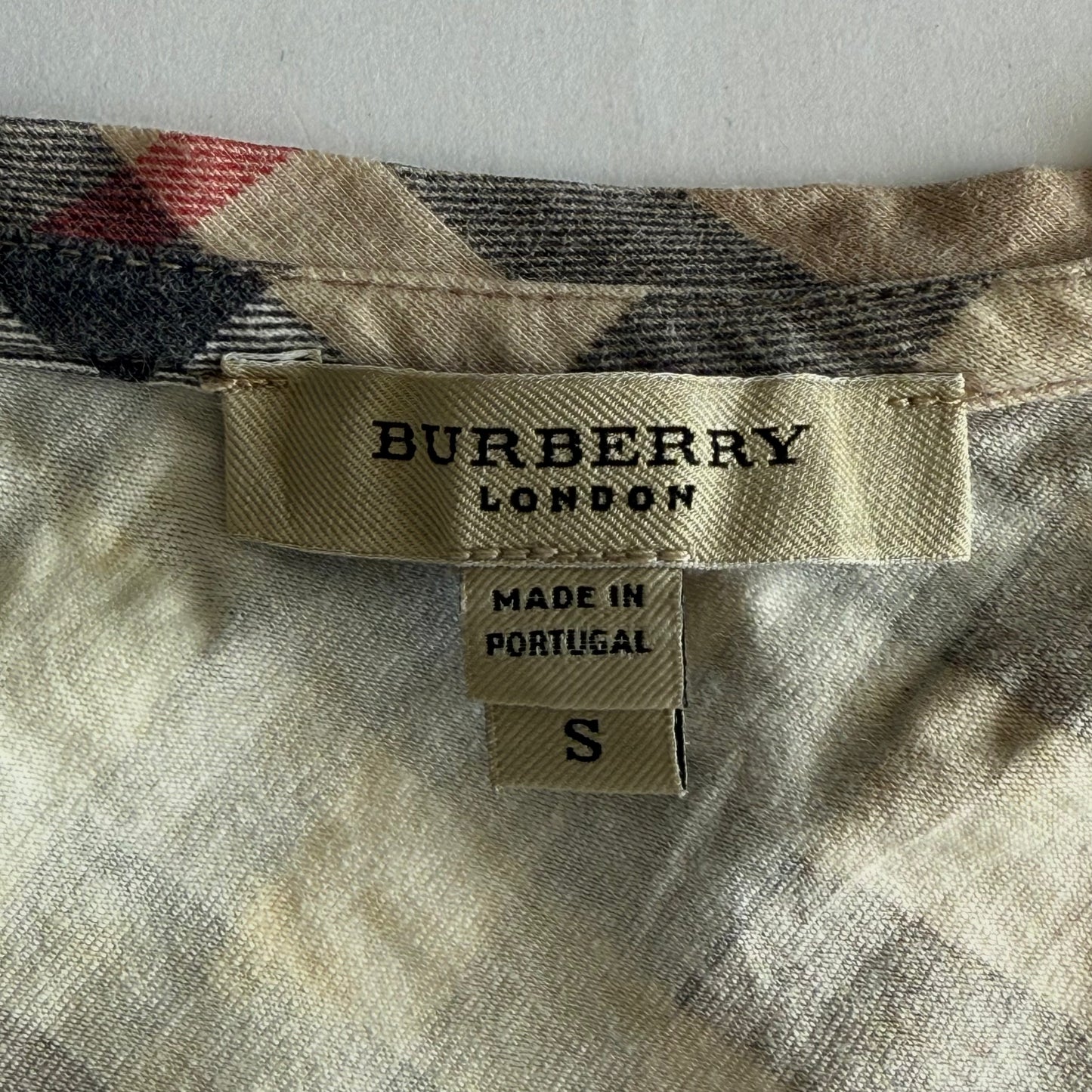 Burberry T-Shirt - Small