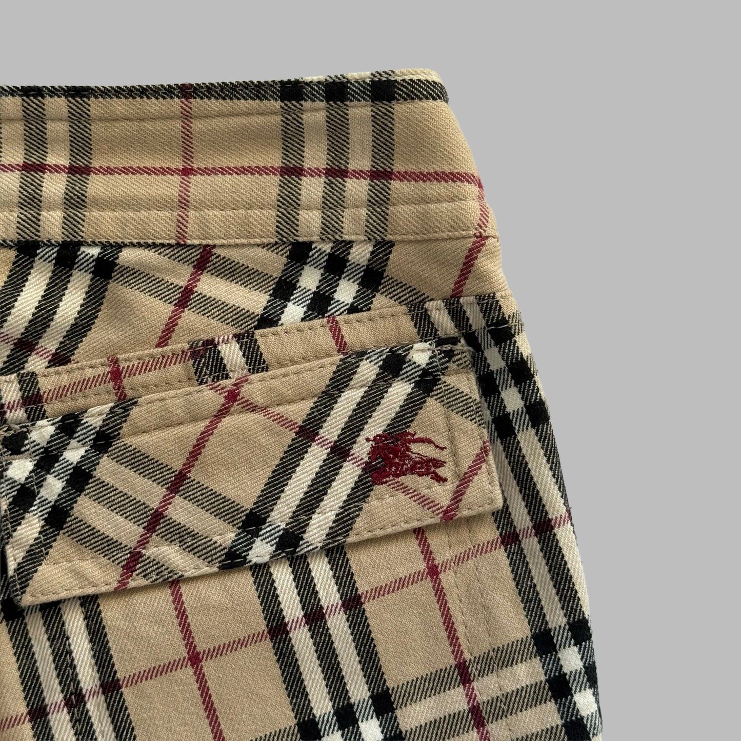 00s Burberry Capris - 25"