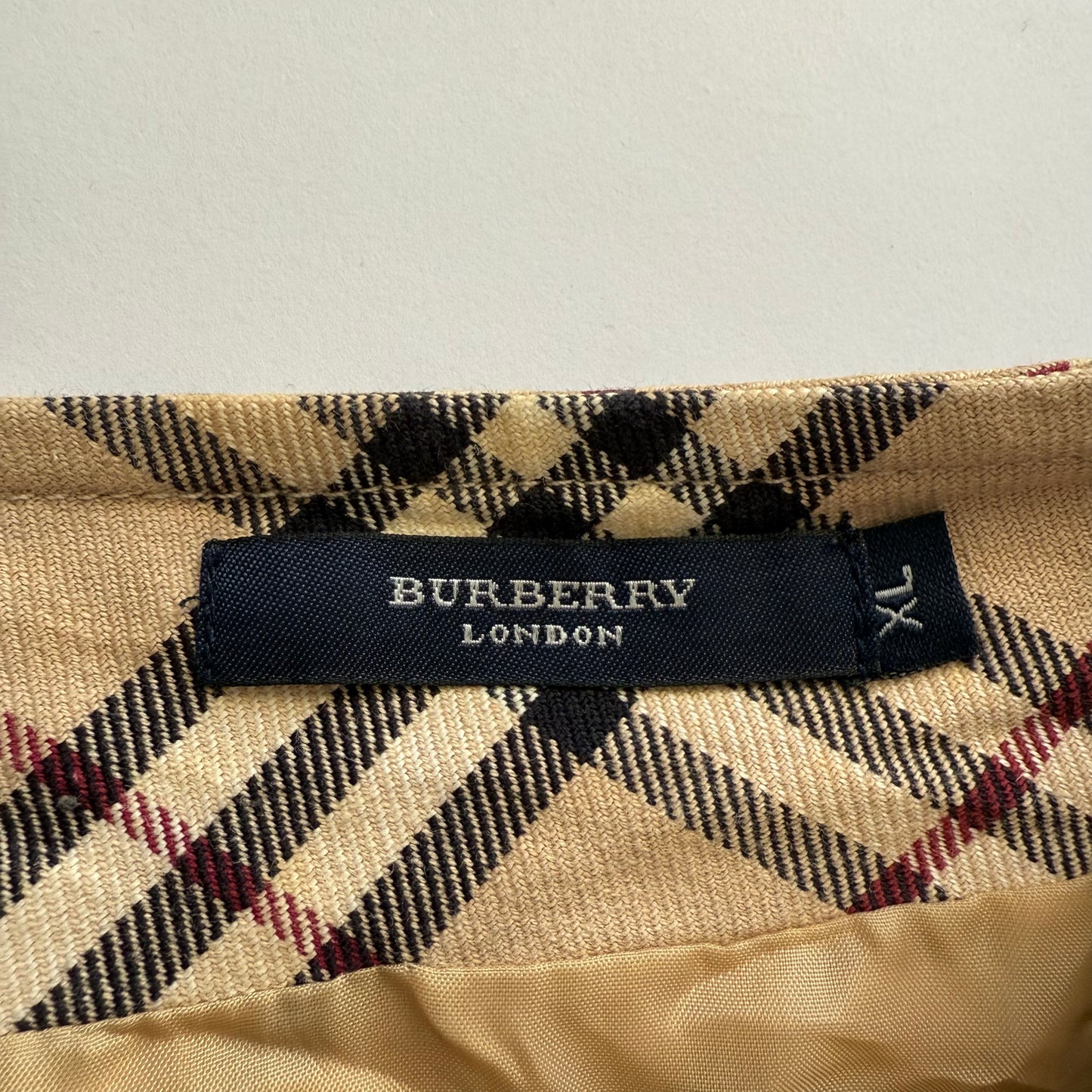 00s Burberry Midi Skirt - 29"