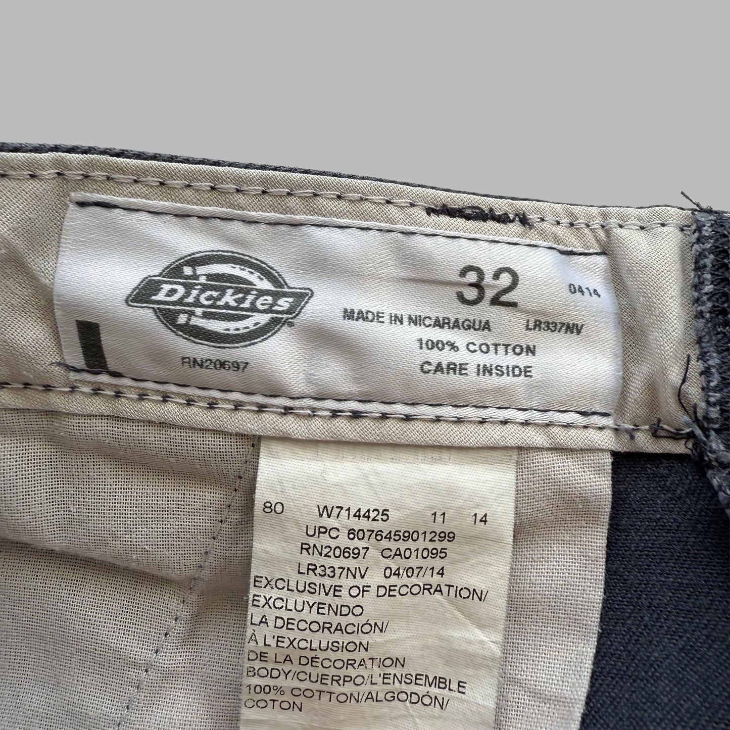Dickies Cargo Shorts - 32"