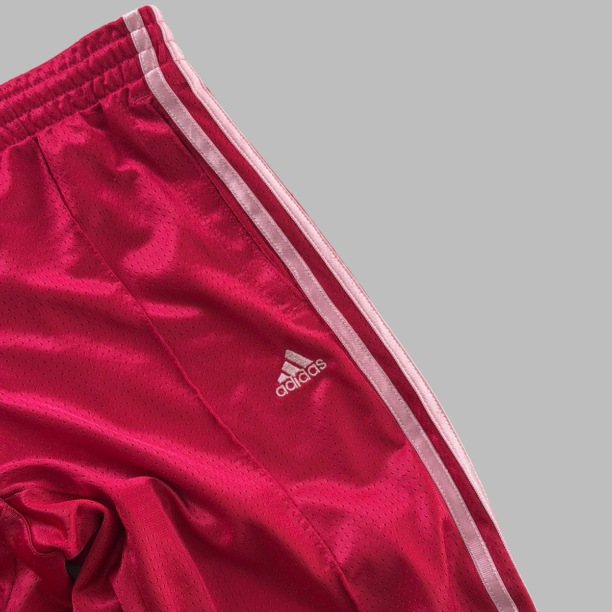 Y2K Adidas Three Stripe 3/4 Length Basketball Shorts - M