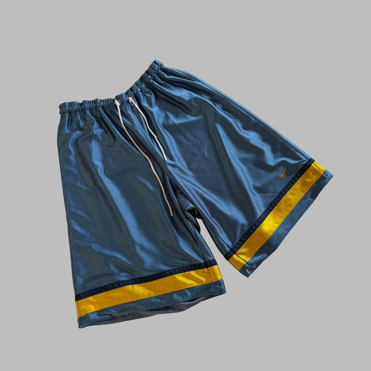 Y2K Nike Reversible Striped Basketball Shorts - M