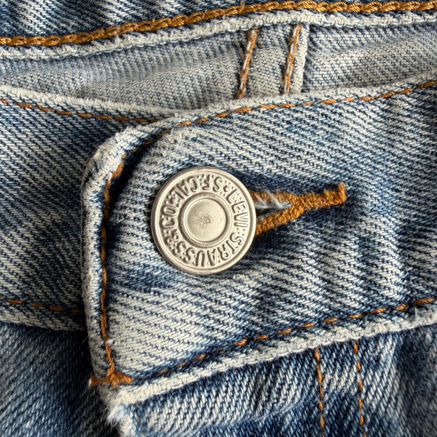90s Levis Paper Tag Barrel Leg Jeans - 36 x 30