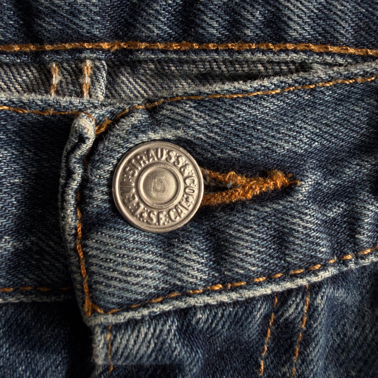 90s Levis Straight Leg Jeans - 33 x 30