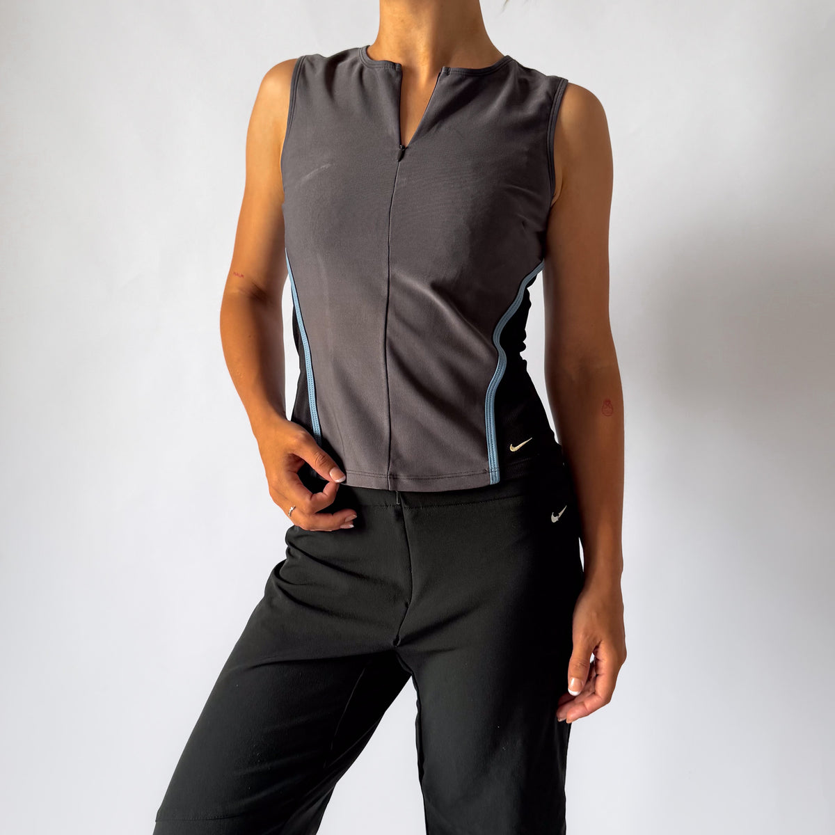 Y2K Nike Mesh Panelled Activewear Zip Up Tank - M