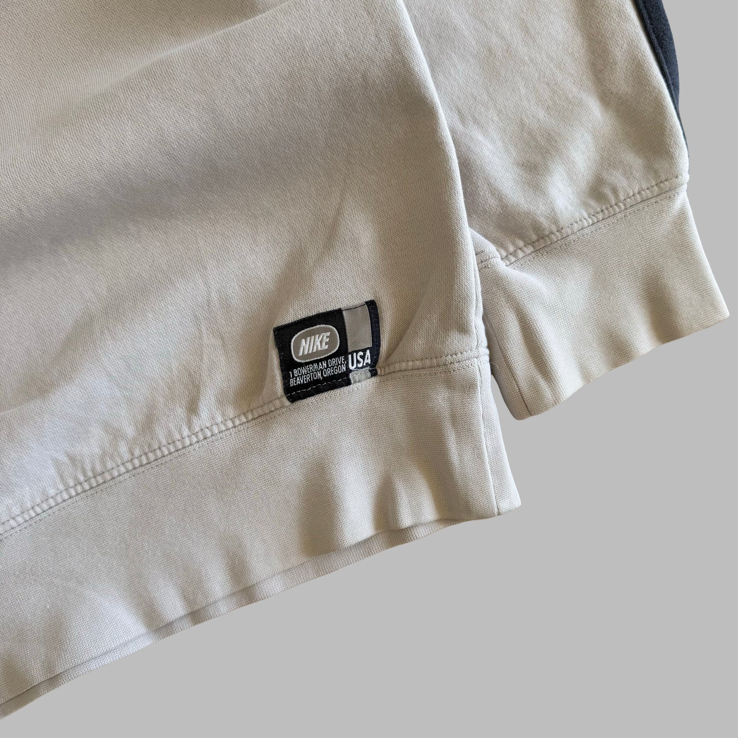 Y2K Nike Embroidered Sweatshirt - L