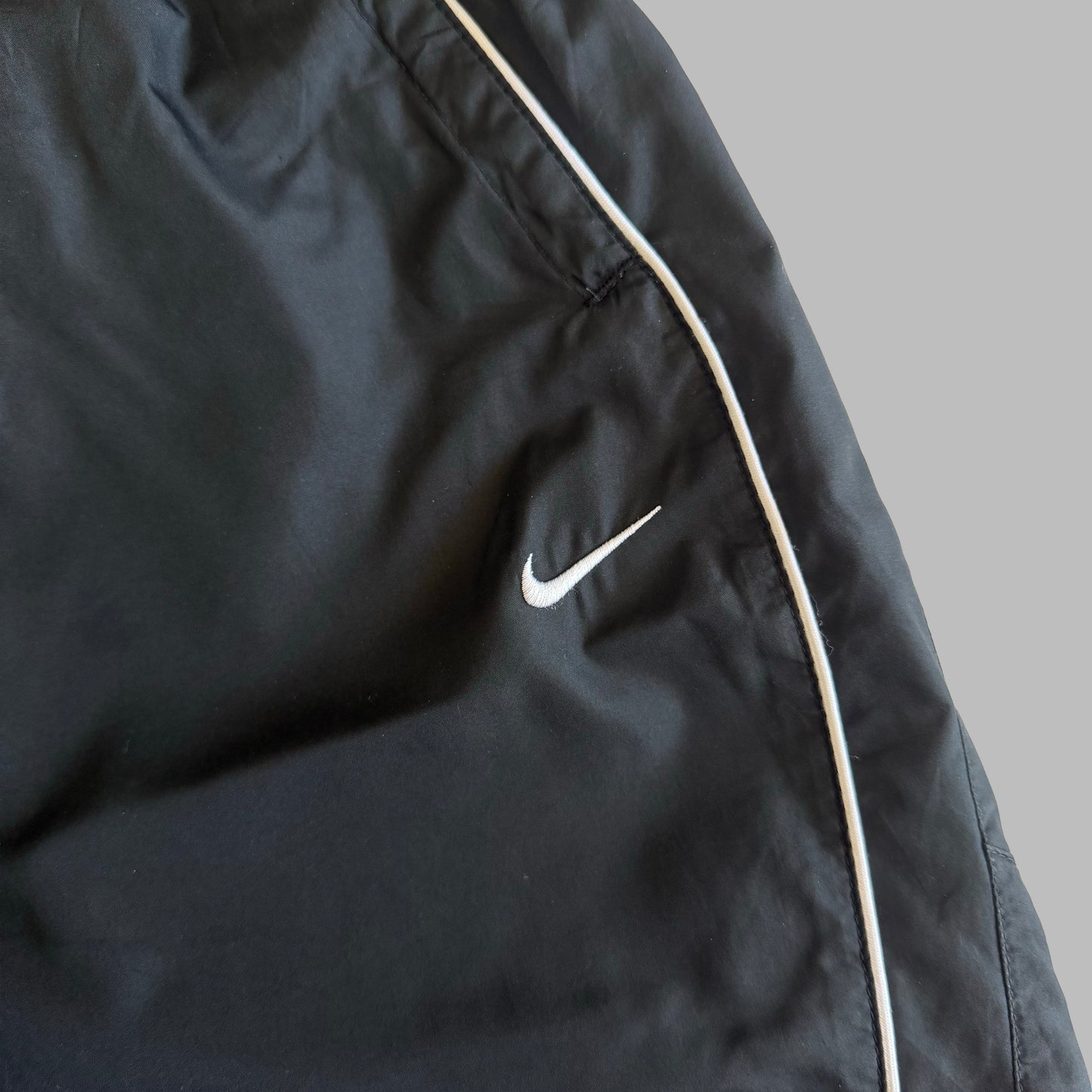 Y2K Nike Lightweight Striped Track Shorts - M