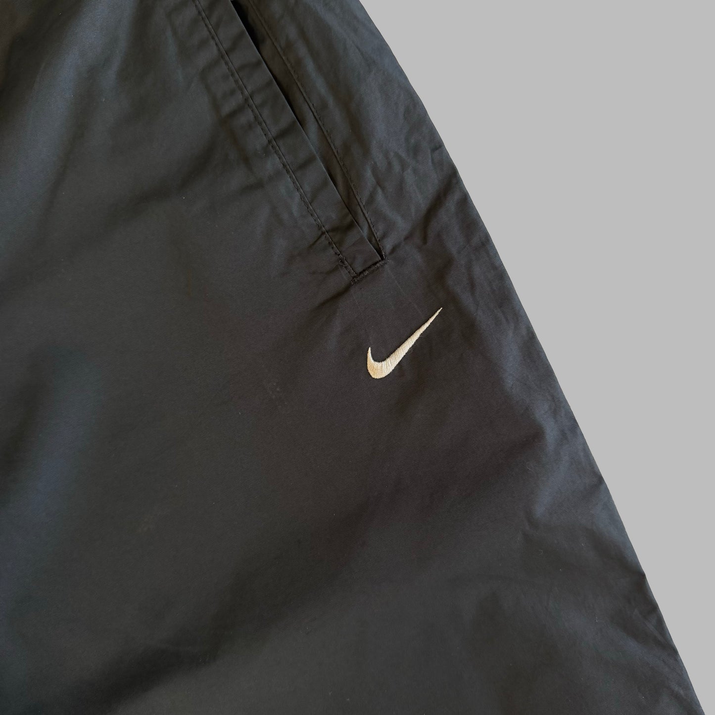 Y2K Nike Lightweight Track Shorts - M
