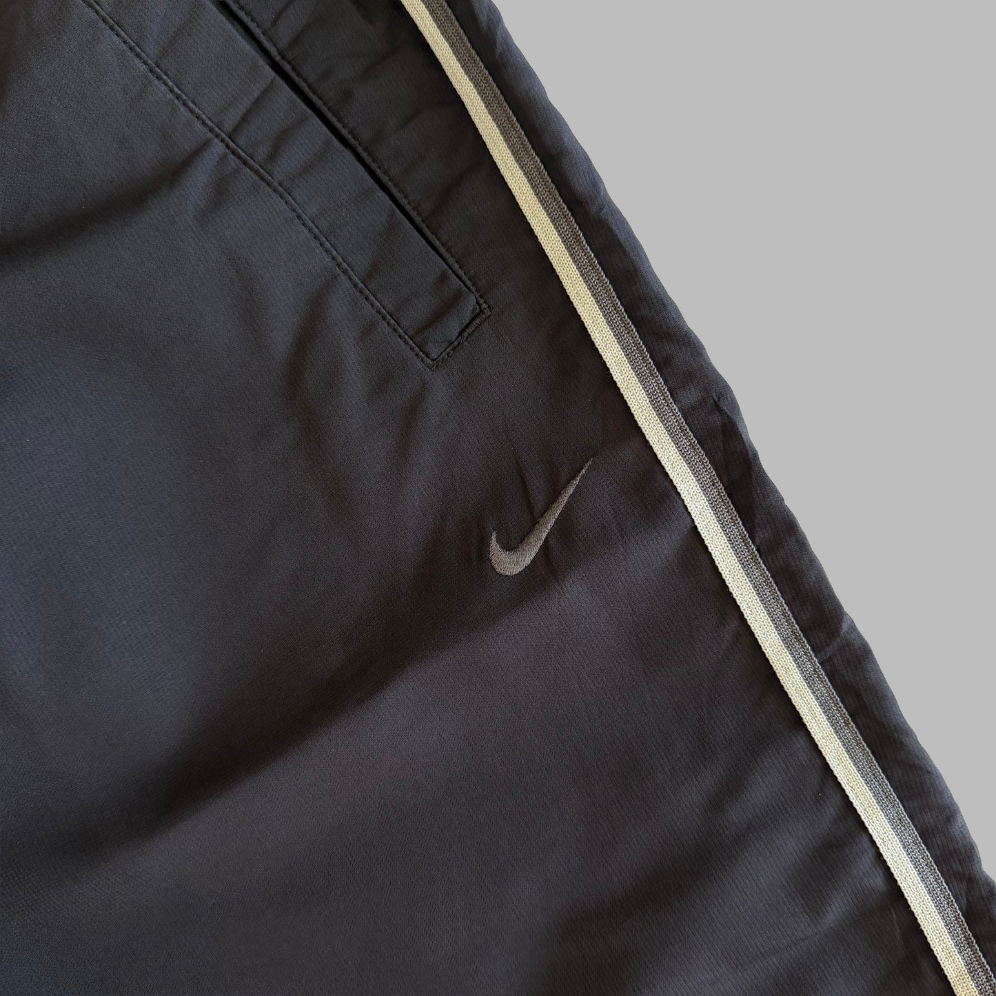 Y2K Nike Lightweight Striped Track Shorts - L