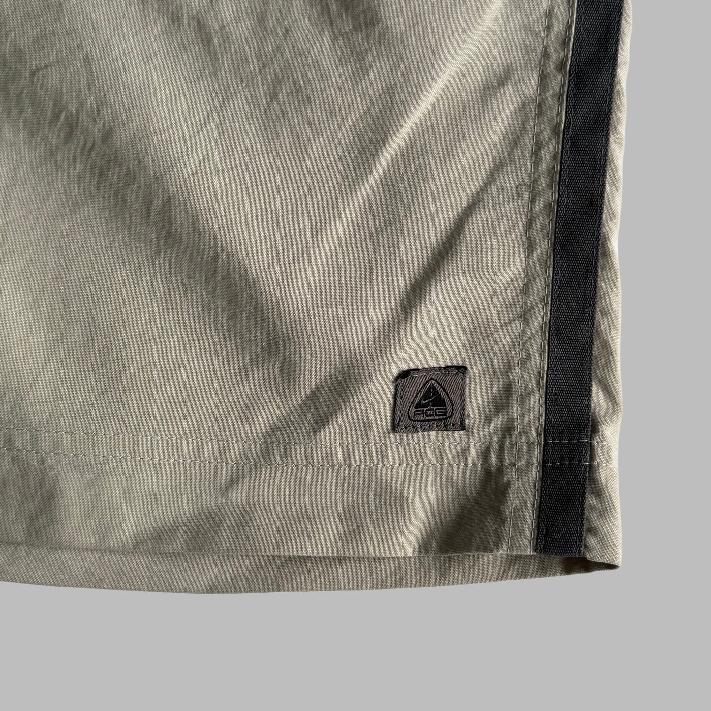 Y2K Nike ACG Lightweight Track Shorts - M