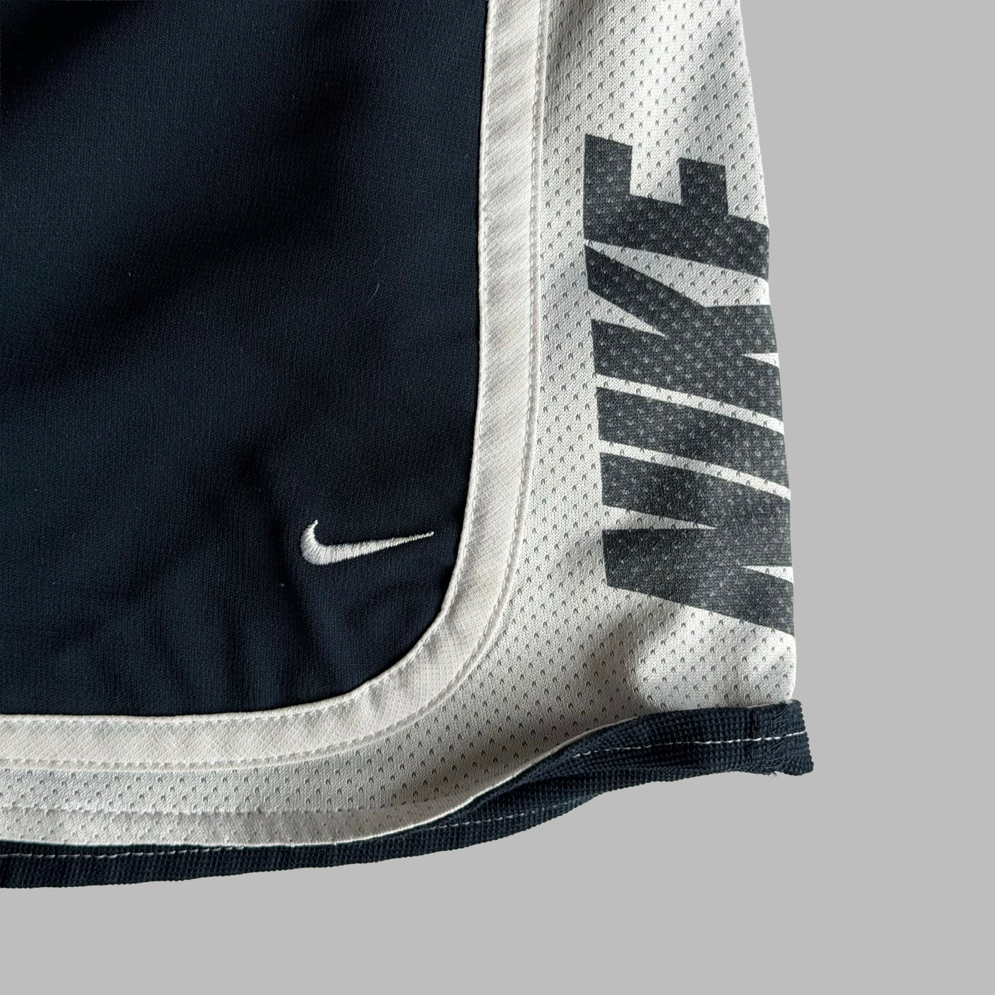 Y2K Nike Lightweight Mini Shorts - M