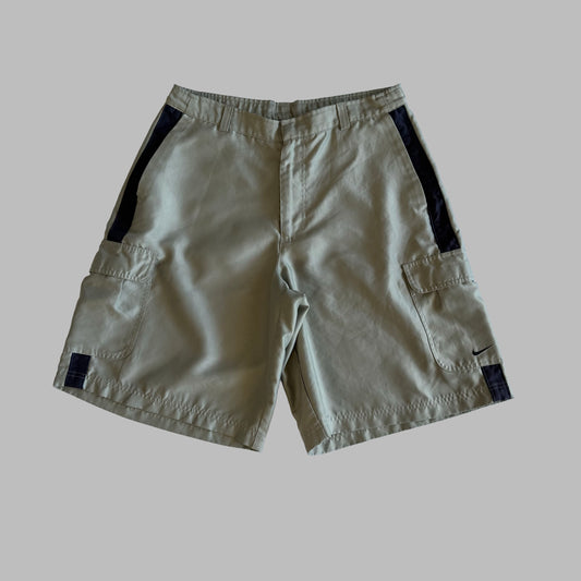 90s Nike Heavyweight Track Shorts - L