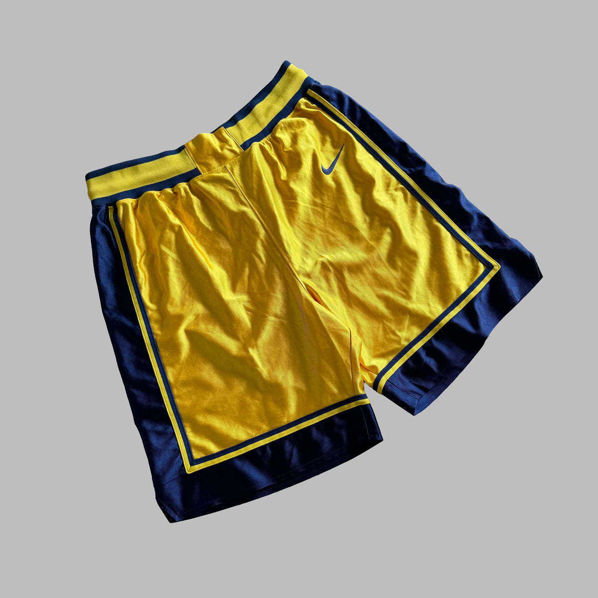 Y2K Nike Panelled Heavyweight Basketball Shorts - S