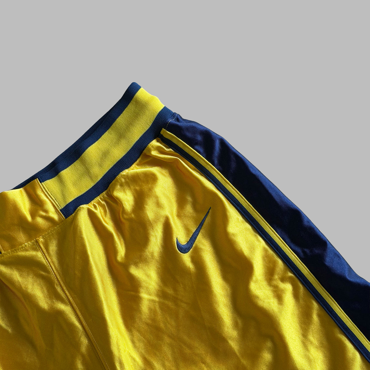 Y2K Nike Panelled Heavyweight Basketball Shorts - S