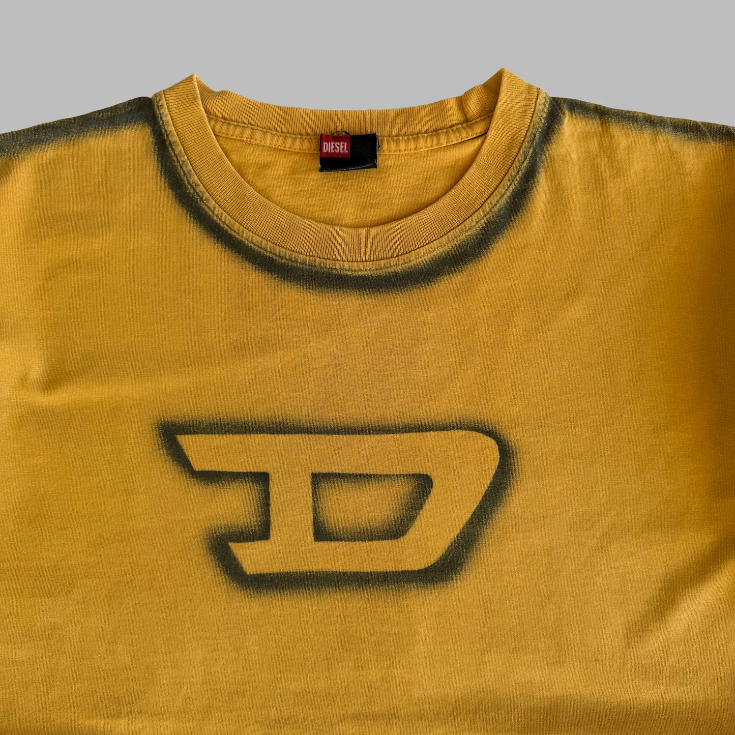 Y2K Diesel Spray Paint T-Shirt - L