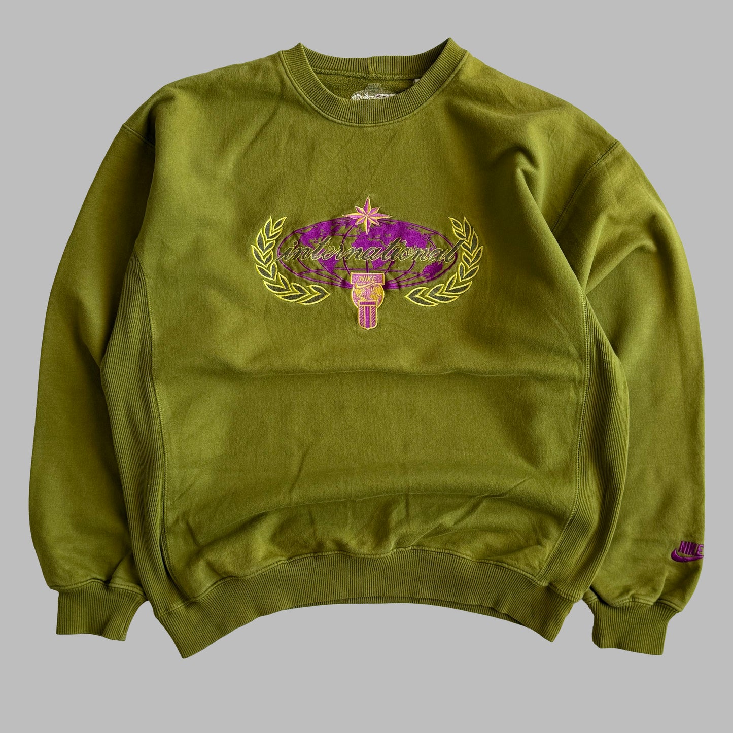 Nike International Sweatshirt - Large