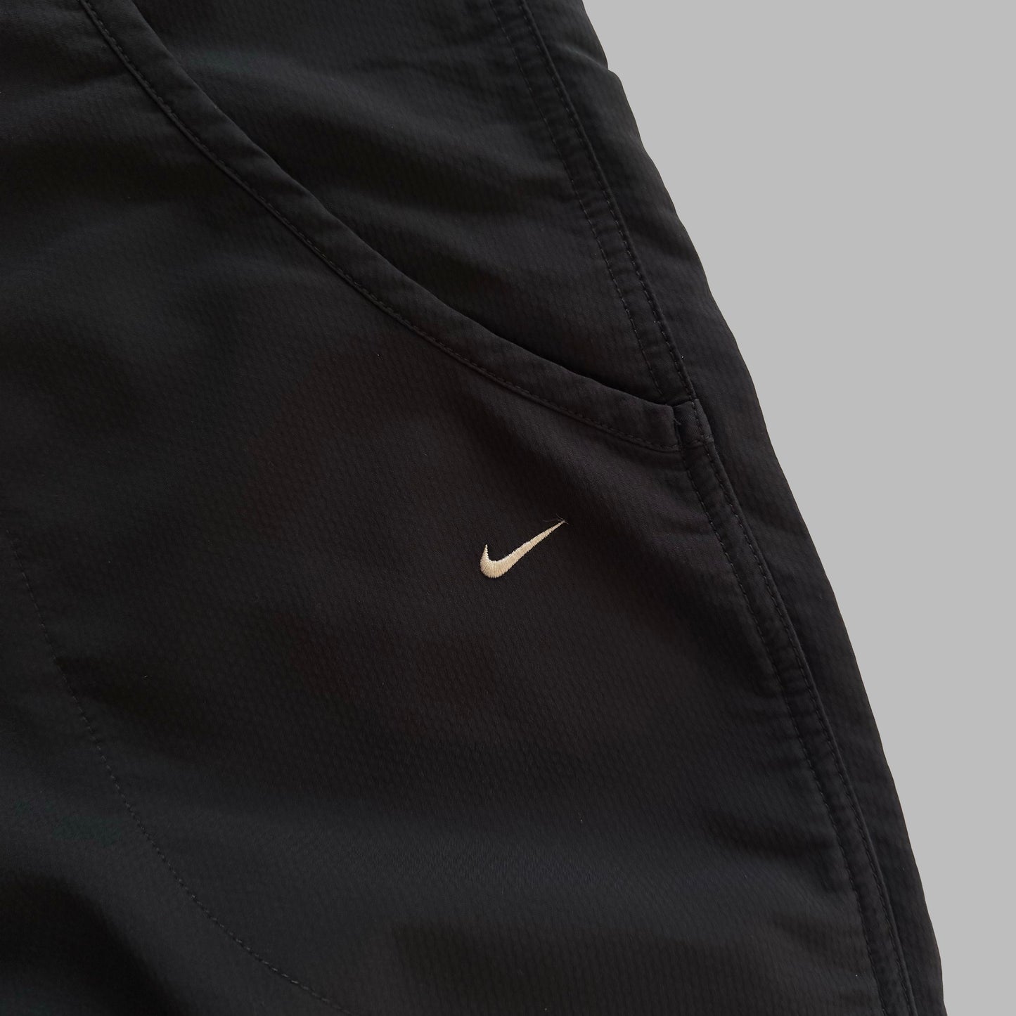 Y2K Nike Mid-Length Parachute Classic Track Pants - M