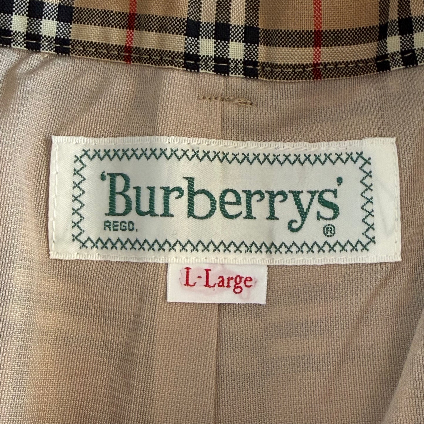 80s Burberry Shorts - 28"