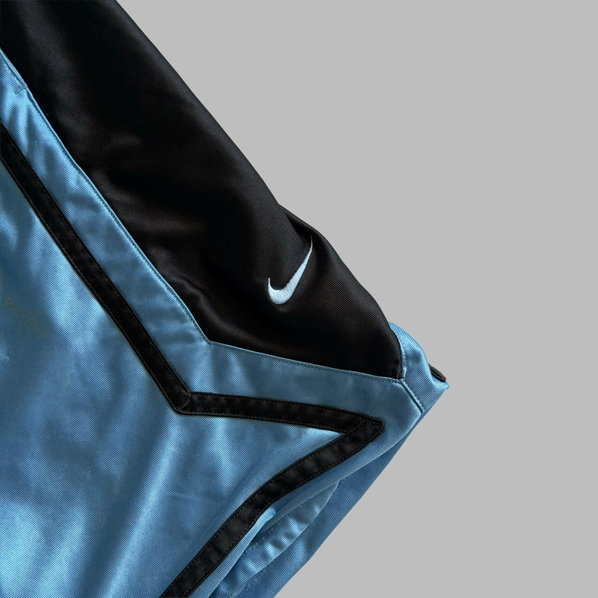 Y2K Nike Striped Heavyweight Basketball Shorts - L