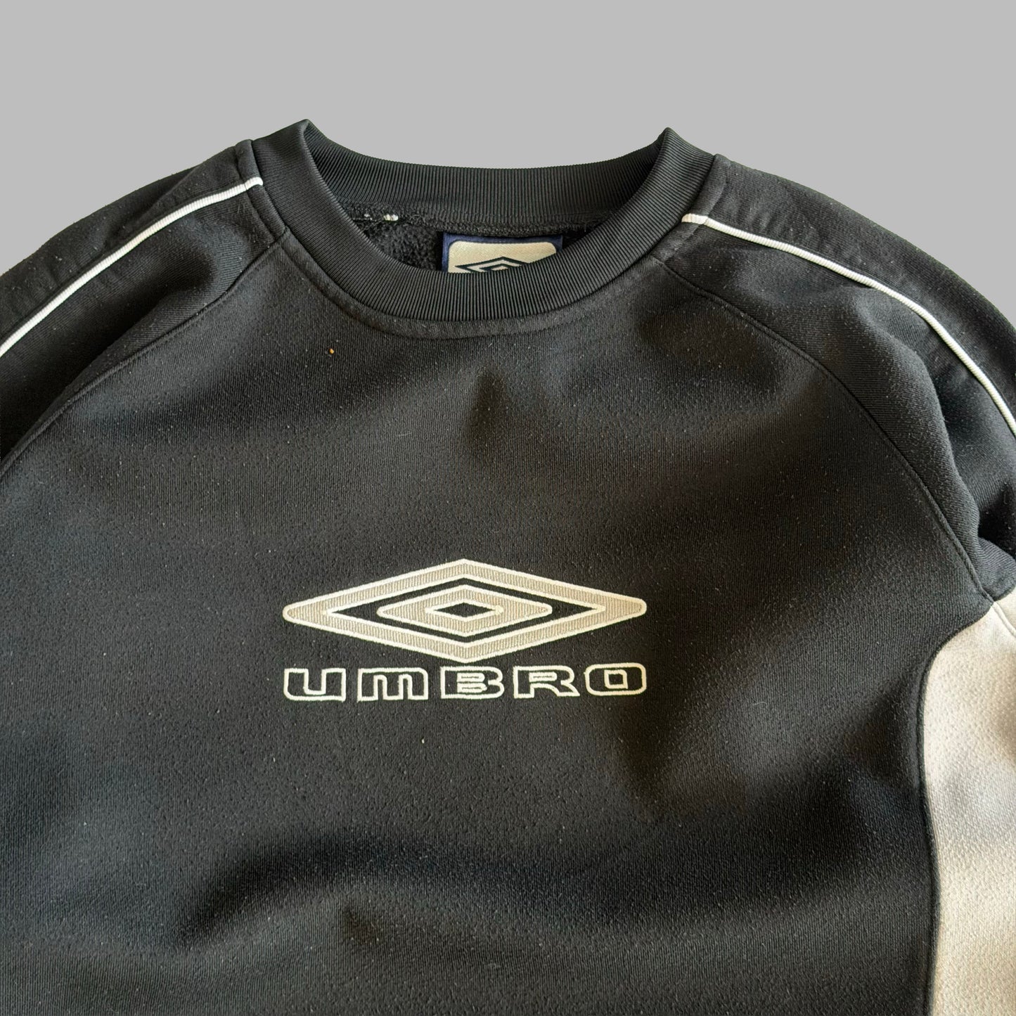 00s Umbro Embroidered Sweatshirt - Medium